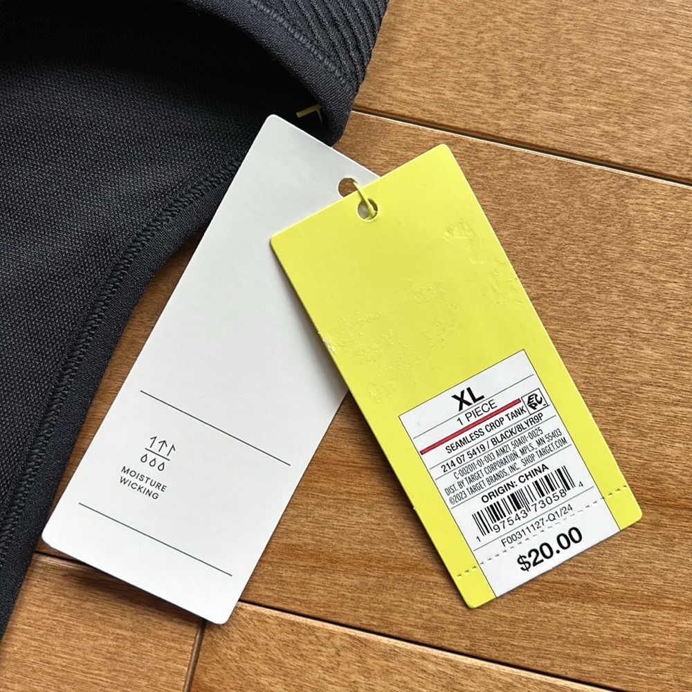 NWT Seamless all in motion Crop Tank - Picture 4 of 4